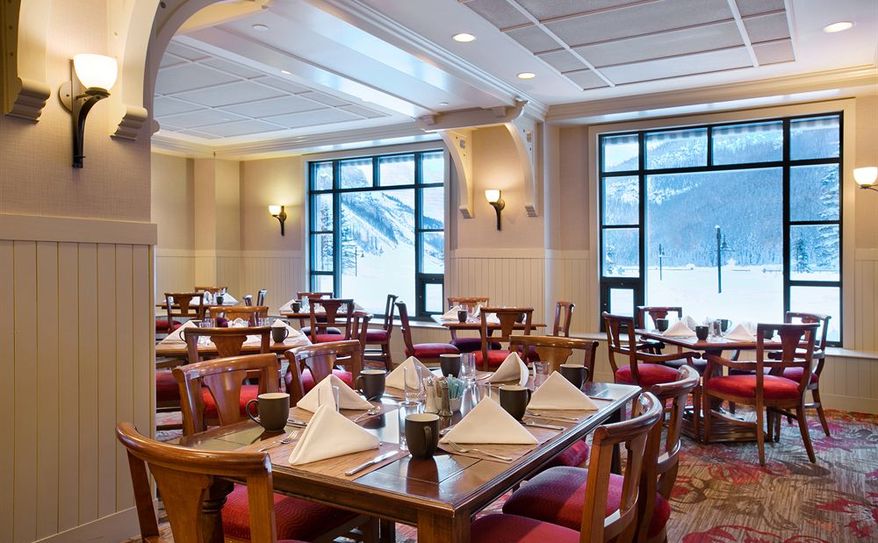 Отель Fairmont Chateau Lake Louise